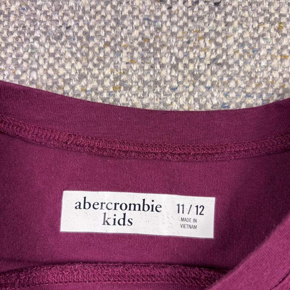 ABERCROMBIE KIDS Girls 11/12 burgundy logo tee - Picture 3 of 6